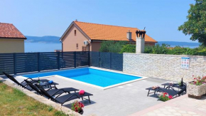 Apartmani Novi Vinodolski 32706 - Radmila